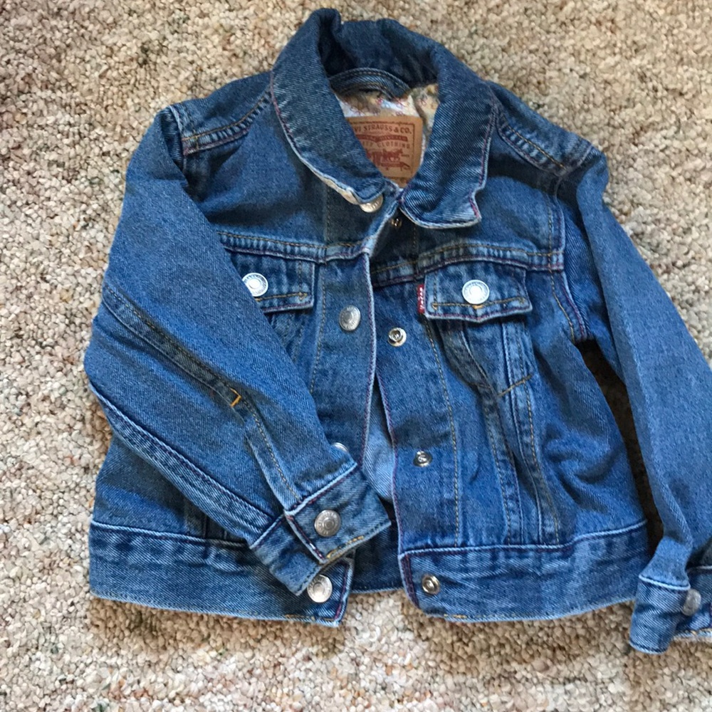 Adorable Levis jean jacket